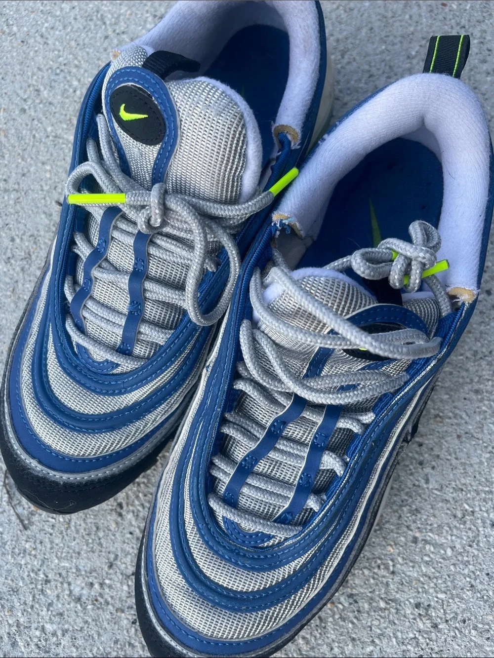 Women’s grey and blue Nike size 9 ships asap